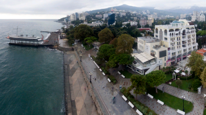 Трансгендер Сара обещал забрать у России Крым вместе с татарами