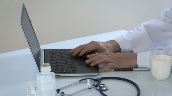 Terra: 2-летний ребенок умер от передозировки калия из-за ошибки врача в США