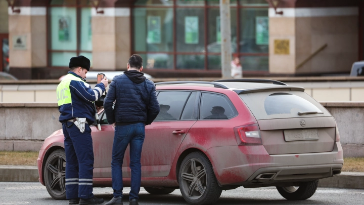 В Госдуме предлагают разрешить тонировку передних боковых стекол авто