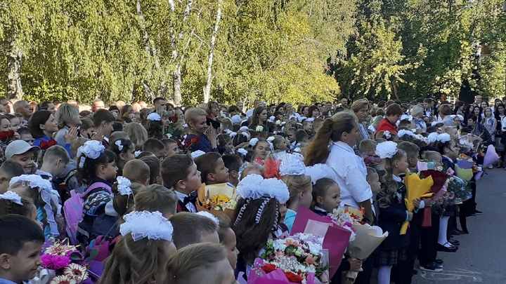 Трое школьников в Ульяновске получили травмы из-за срабатывания пожарной сигнализации