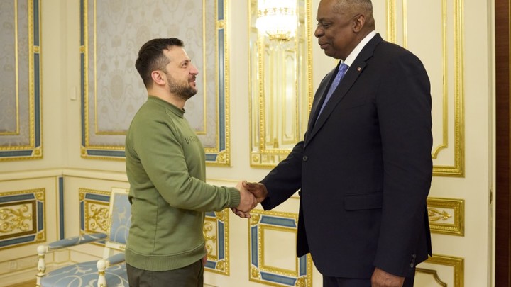 Пентагон намерен создать на Украине войска, способные сдержать Россию. Но в будущем