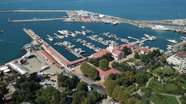 В морском порту Сочи усилили меры безопасности: Будут досматриваться суда