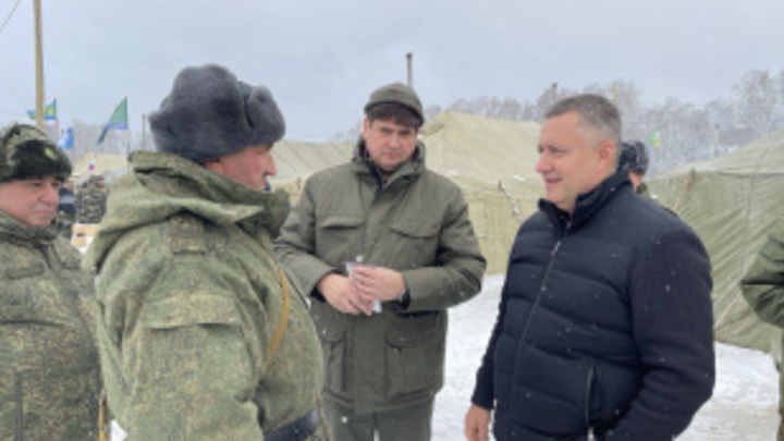 Губернатор Иркутской области Кобзев навестил мобилизованных в Новосибирске
