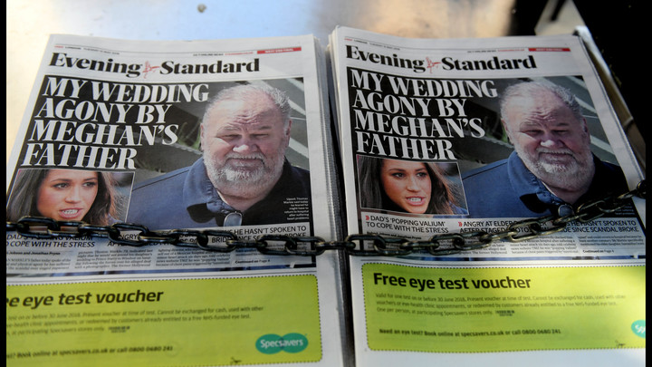 Тот, что позировал папарацци?: Отец Меган Маркл выступит против дочери в суде. Британцы припомнили ему огрехи