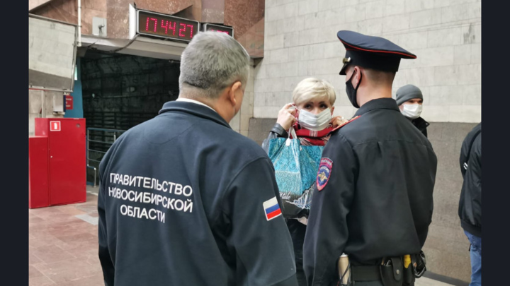 В метро Новосибирска провели очередной рейд против нарушителей масочного режима