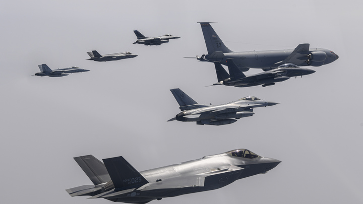 Politico: США не против, чтобы другие страны поставили Киеву истребители F-16