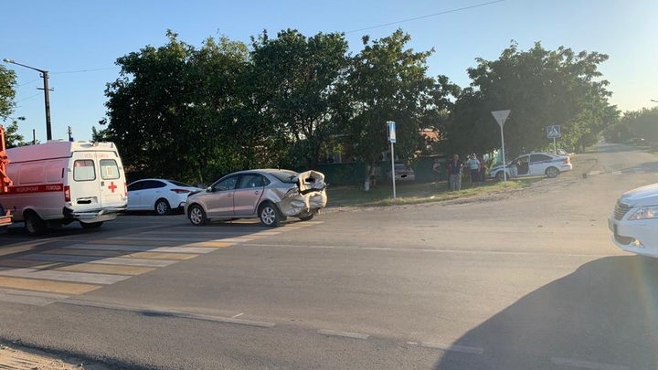 В Усть-Лабинске пьяный водитель отечественной легковушки после ДТП влетел в забор