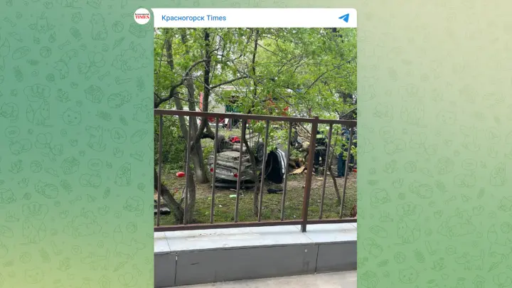 Легковой автомобиль перевернулся в ДТП в Красногорске