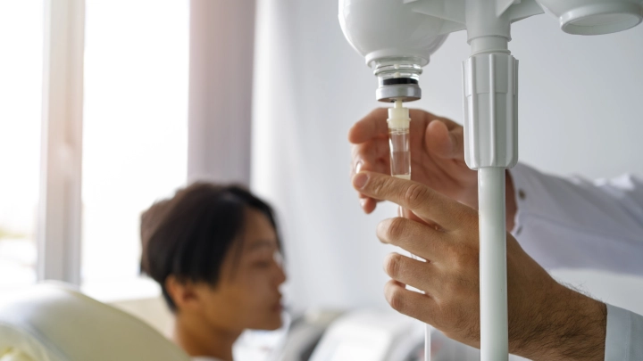 В Мексике шесть пациентов умерли после введения витаминных капельниц