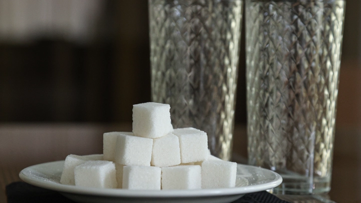 Каждый стакан - шаг к диабету: Диетолог назвала особенно вредных напитка