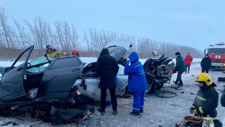 В тройном ДТП в Башкирии погибли два человека, ещё четверо ранены