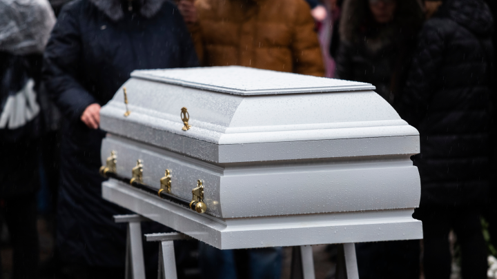 Психолог Булаева раскрыла, почему откладывать деньги на похороны – это нормально