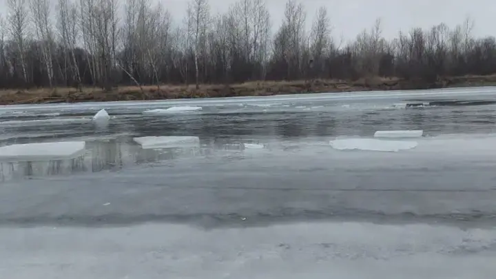 В Красноярском крае семилетний мальчик провалился под лёд реки Туба