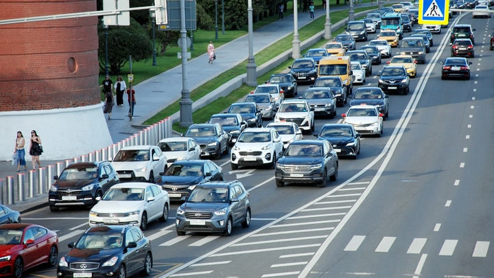 В День города ограничат движение транспорта в Москве: какие улицы перекроют