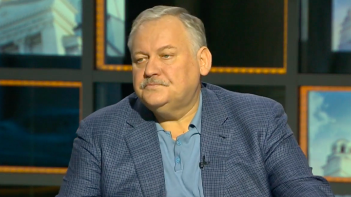 Куда дальше мы доедем?: Депутат Госдумы возмутился табу на русский народ в Конституции