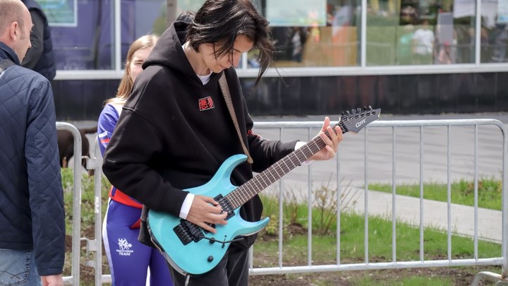 Провокатор: Под Одессой выгнали из кафе украинского боевика, что был против русской музыки