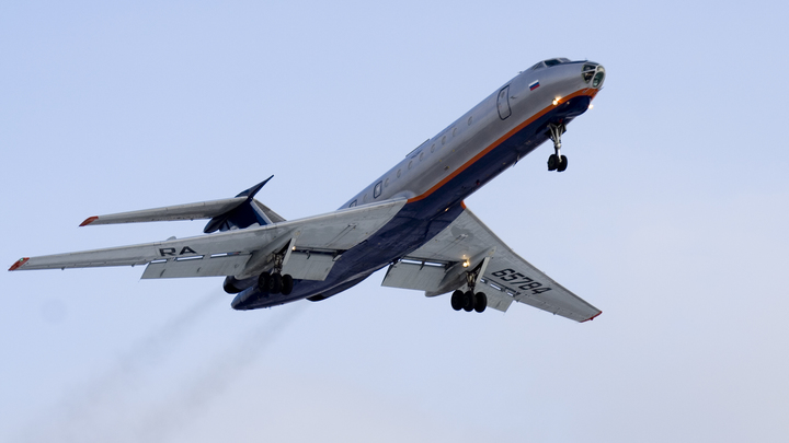 Вылетевший из Петербурга лайнер попал под преследование истребителя НАТО