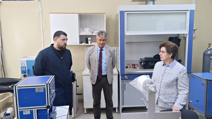 Разработка по нацпроекту: молодые сибирские учёные предложили очищать воду сорбентом из лузги гречихи
