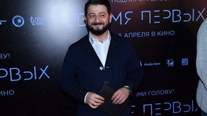 Оппозиционер торжествует над поверженным оппонентом от власти не без помощи Михаила Галустяна