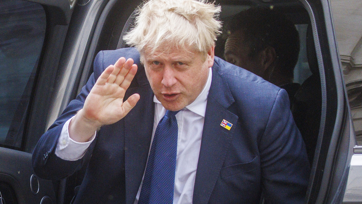 Разбирайтесь сами: Джонсон открестился от пленённых на Украине британцев