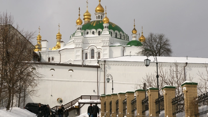 Могильная бесовщина: Архиепископ Савва прямо разъяснил новую выходку Киева. Более ни слова