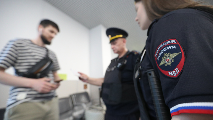 Я свой, братья, пощадите: в Петербурге мигранты обокрали мигранта