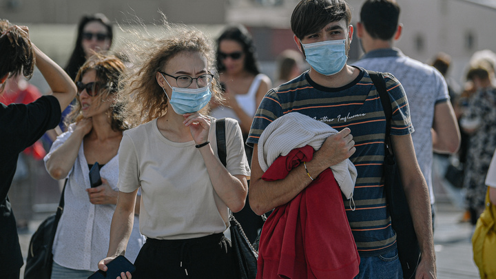 Учёный назвал способ остановить появление более агрессивных COVID-мутантов