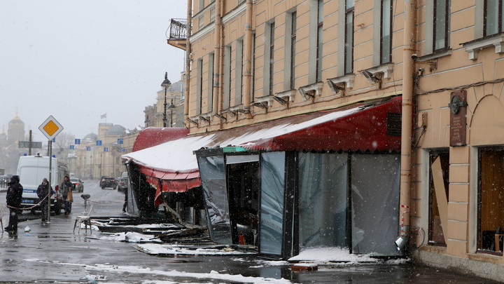 Стала известна судьба фасада здания ресторана в Петербурге, в котором погиб Владлен Татарский