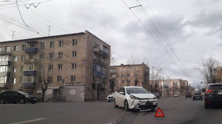 В ДТП на Баргузинской с двумя иномарками пострадали три человека
