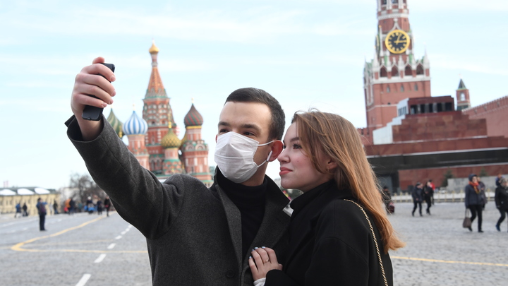 Бесплатные смартфоны и QR-коды: В Москве объяснили, как будут следить за больными с COVID-19