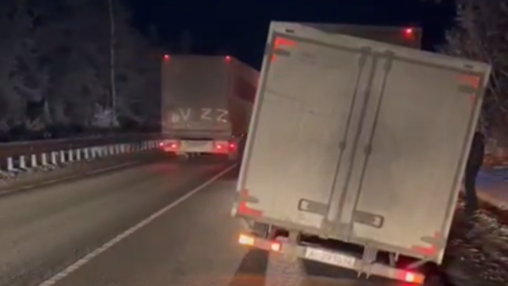 Автомобиль потерпел крушение на трассе М-5 в Челябинской области