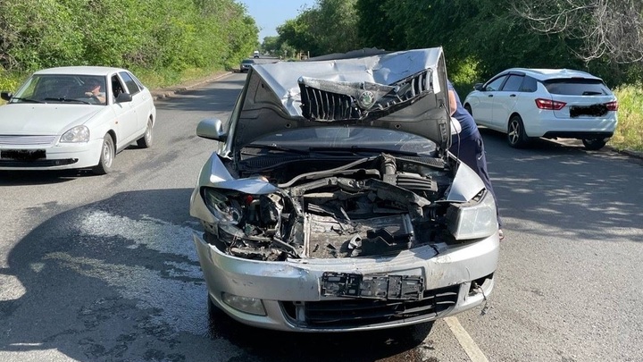 В Сызрани Skoda врезалась в Audi Q5. Женщина получила травмы