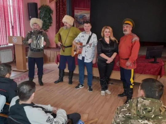 Забайкальские артисты выступили с концертом перед бойцами СВО в ДНР