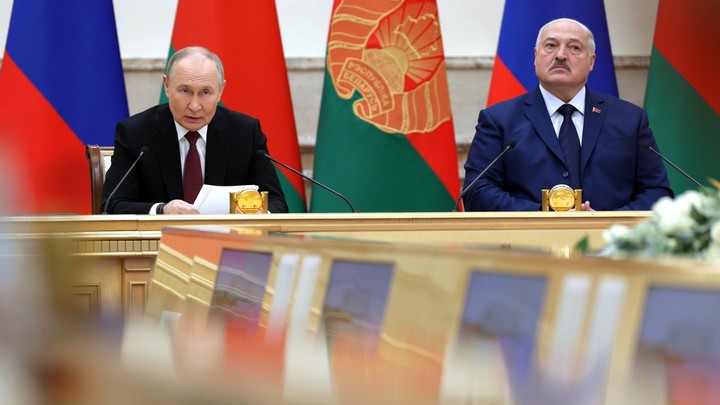 Лукашенко рассказал, как уговорил Путина поставить Орешник Белоруссии