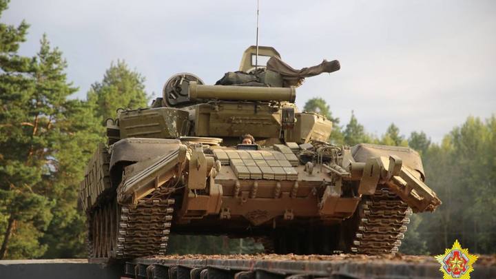 Минобороны: Белорусские танки и бронетехника выдвинулись к украинской границе