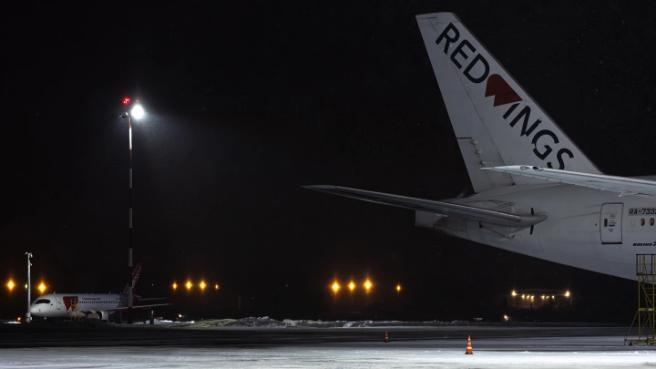 Просто заменили самолёт. Два десятка граждан России не могут из-за овербукинга улететь из Тбилиси