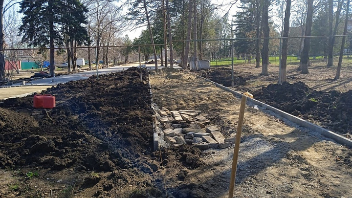 Аллею Славы в Тихорецком районе привели в порядок на 65%