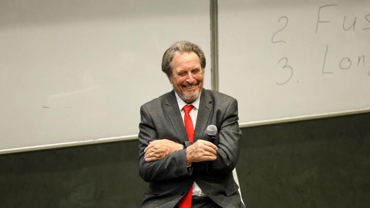 Путин, Лавров и Курникова: отец Илона Маска назвал самых узнаваемых граждан России в США Путин, Лавров и Курникова: отец Илона Маска назвал самых узнаваемых граждан России в США