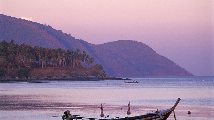 Русский турист устроил переполох в Таиланде. Полиции парень не дался