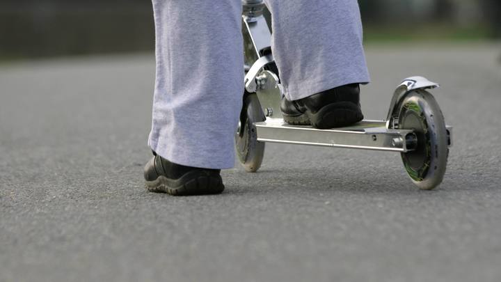 Раздражают!: В Казахстане мужчина посреди улицы жестоко избил русского мальчика