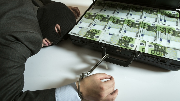 Четыре урожайных года: На Кубани полицейские на посту ДПС собрали 54 млн рублей взяток