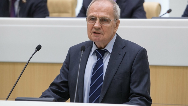 Смертную казнь в России могут вернуть: Председатель КС назвал условия