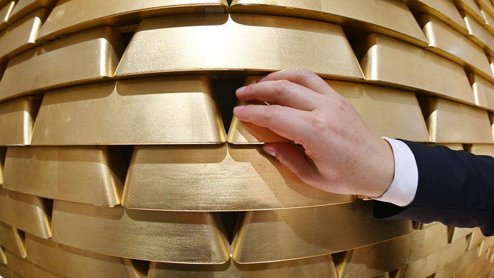 Пенсионеры назвали способ, как сделать Россию богатой страной