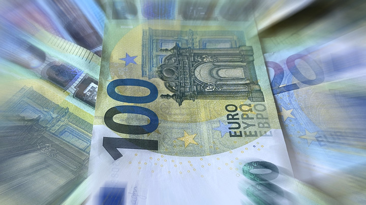 Почти 14 тысяч за возврат билета: Тинькофф-банк обвинили в присвоении денег клиентов