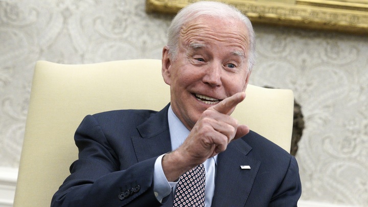 Байден совсем плох: Он похвалил Пелоси за спасение экономики США от кризиса 1929 года