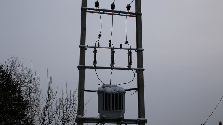 Яркая вспышка обернулась пожаром: В центре Махачкалы пропало электричество