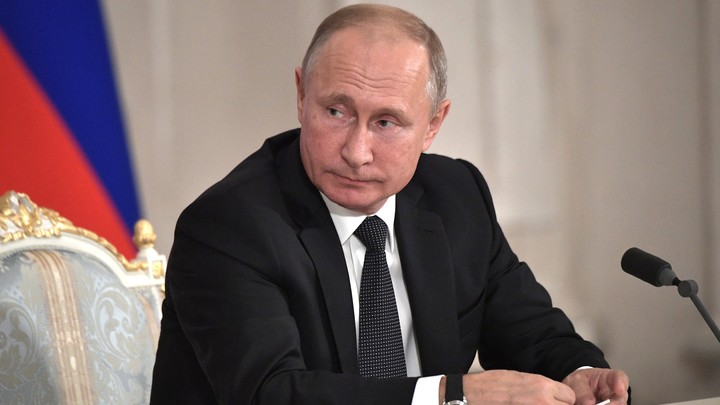 Президент Египта совместно с Путиным почтил память погибших в российской Керчи минутой молчания