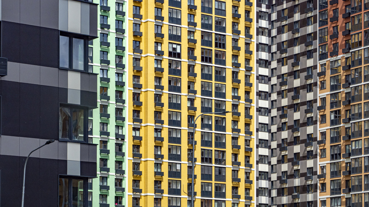 Молодой человек разбился, выпав из окна квартиры ЖК Панорама в Краснодаре