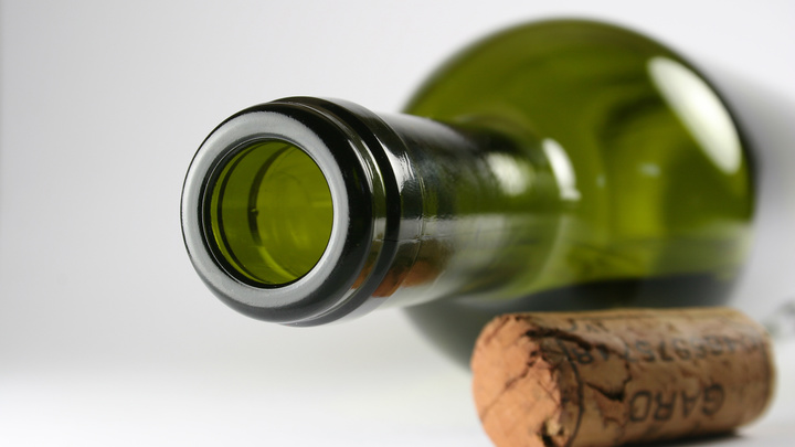 Бардак в Минэкологии: Калужские чиновники устроили вечеринку с пистолетом прямо в здании ведомства