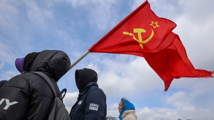 На протестах против миграционной политики в Сан-Франциско замечены флаги СССР